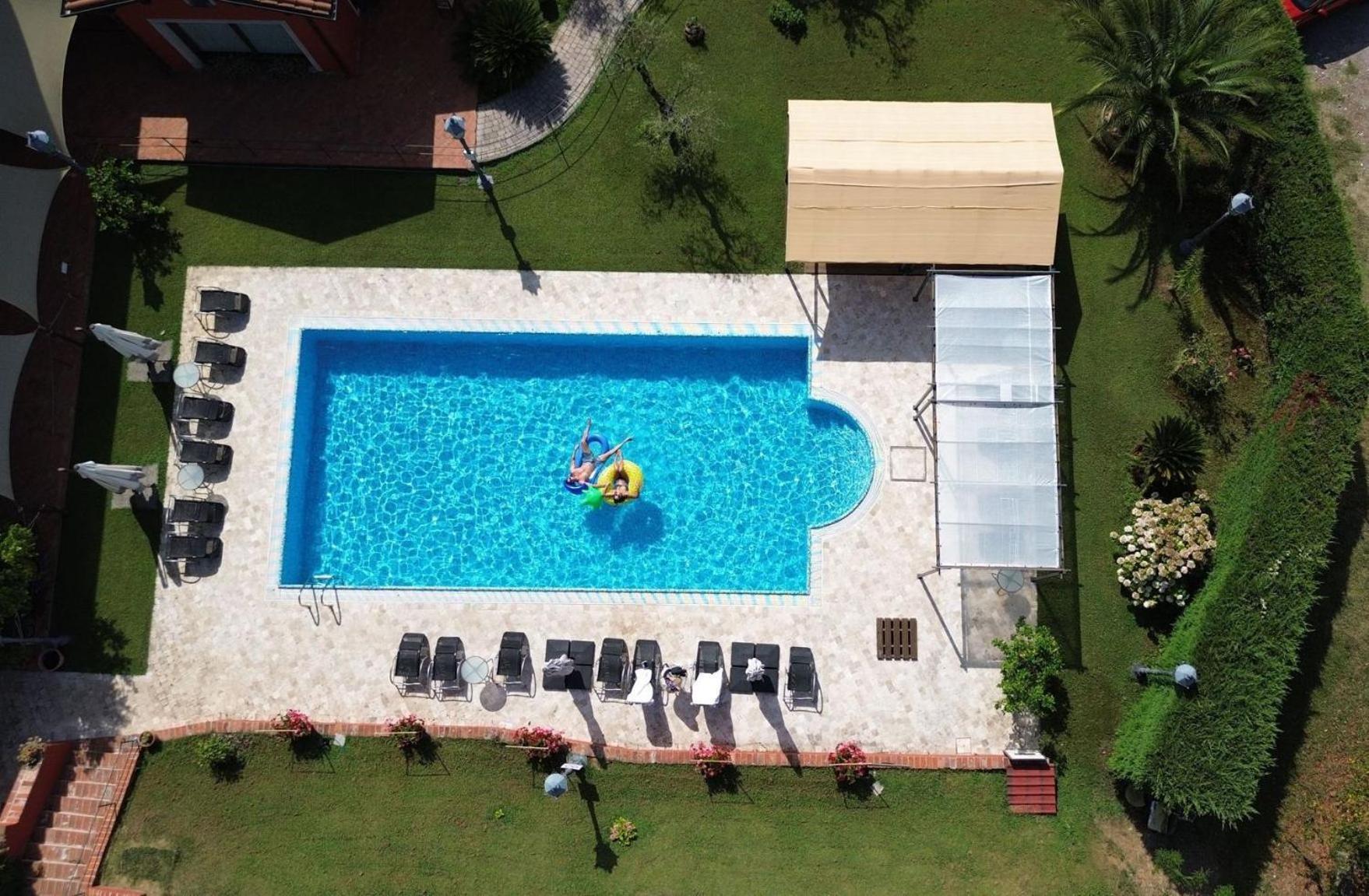 Albergo La Luna ซาร์ซานา ภายนอก รูปภาพ