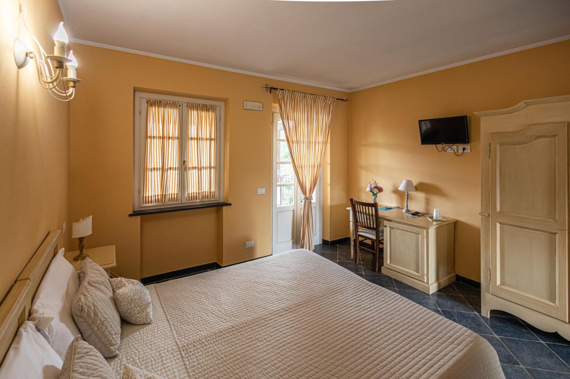 Albergo La Luna ซาร์ซานา ภายนอก รูปภาพ