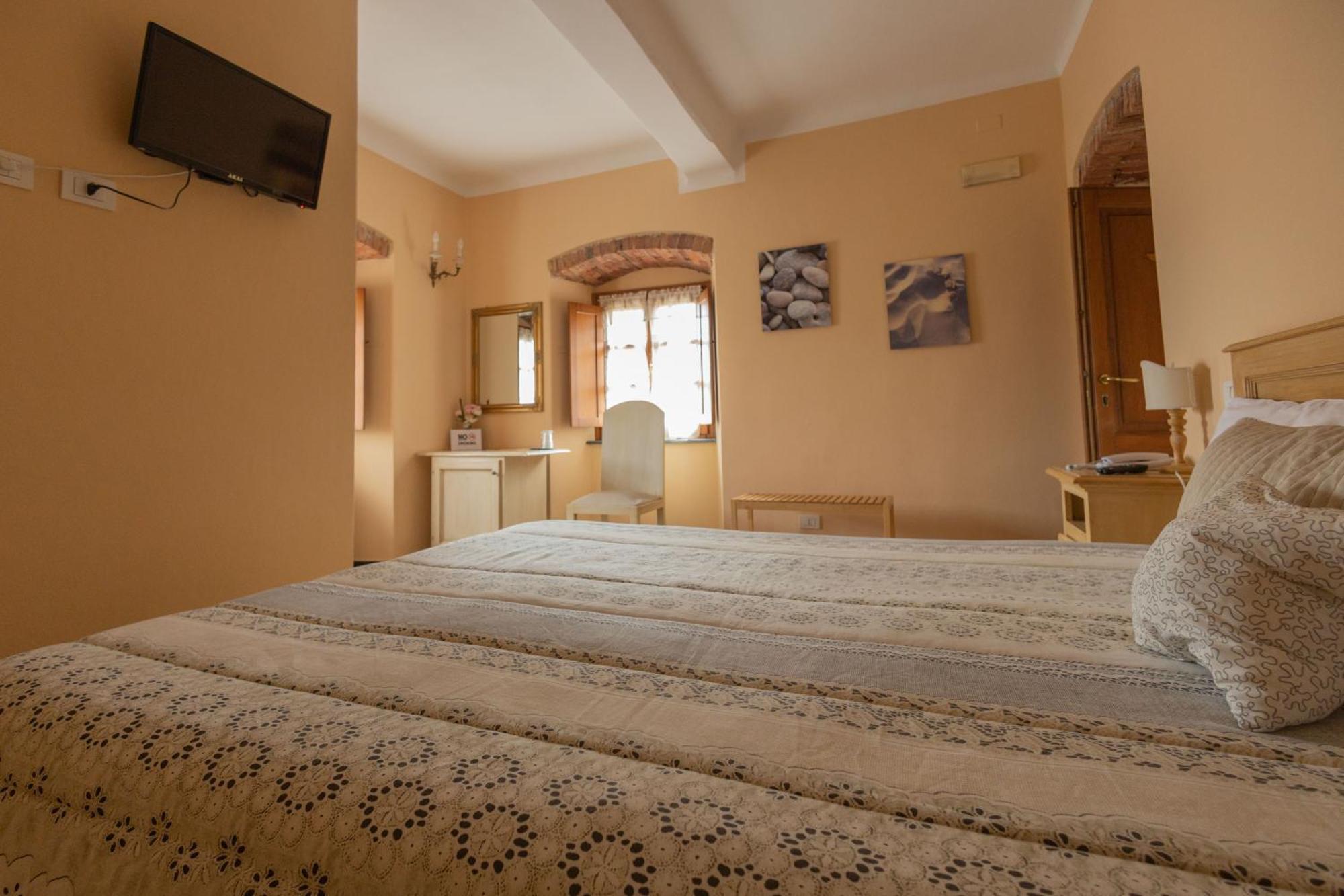 Albergo La Luna ซาร์ซานา ภายนอก รูปภาพ