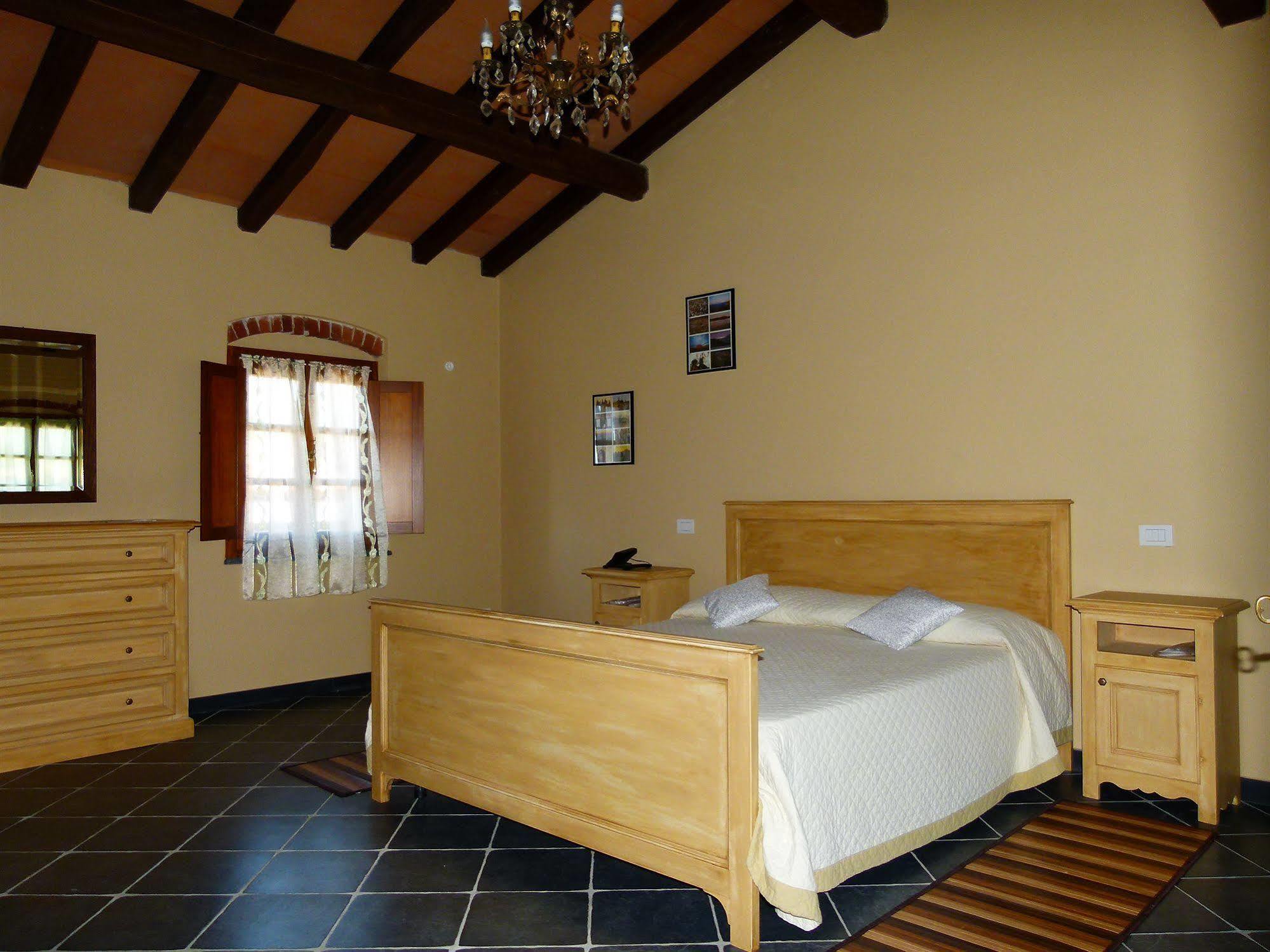 Albergo La Luna ซาร์ซานา ภายนอก รูปภาพ